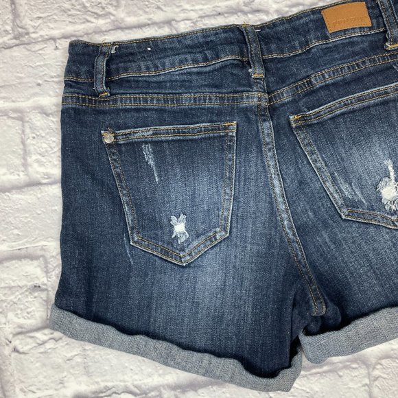 JUDY BLUE DARK WASH DISTRESSED CUFFED DENIM SHORTS MEDIUM - Picture 7 of 10